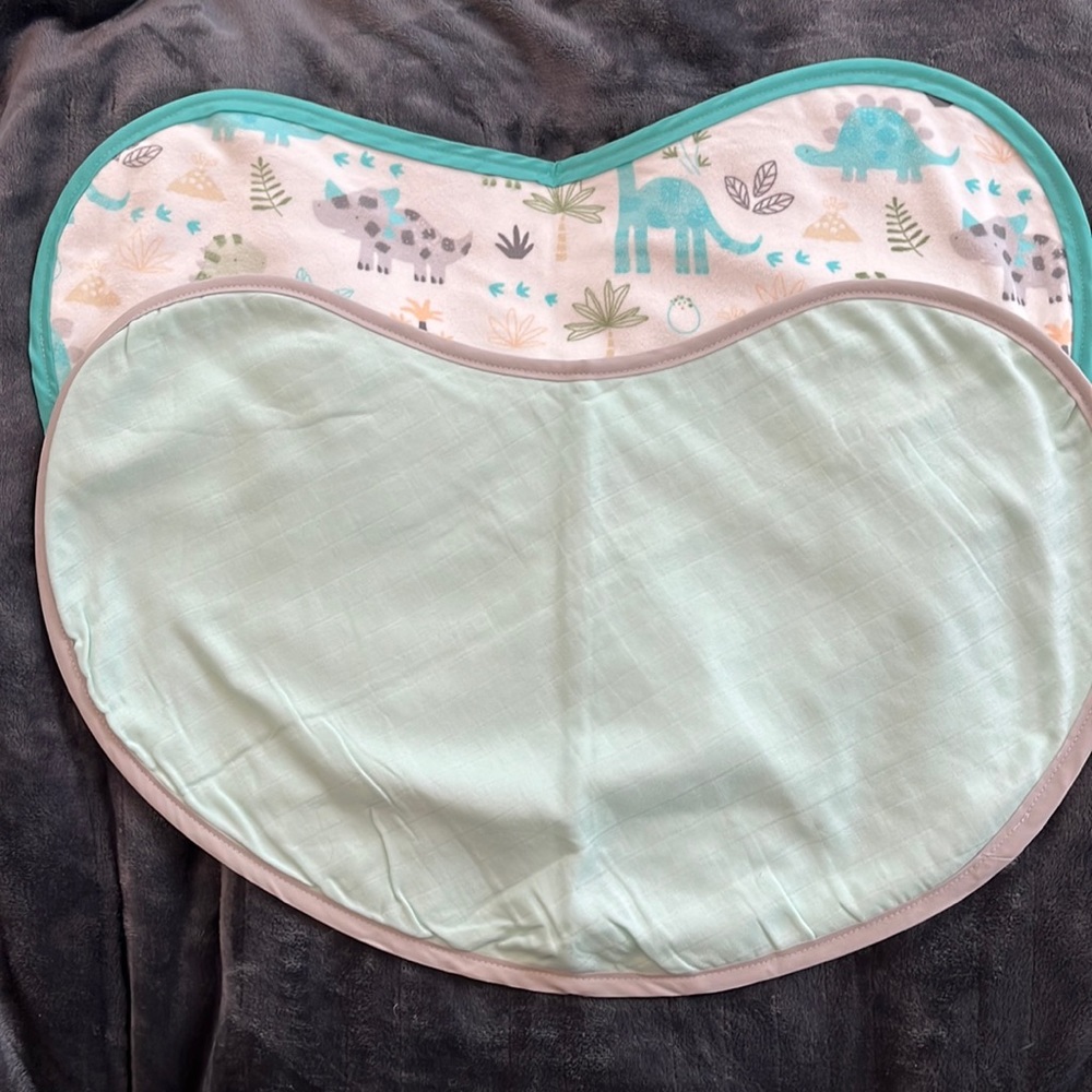 Dinosaur 🦖 large baby burp cloth